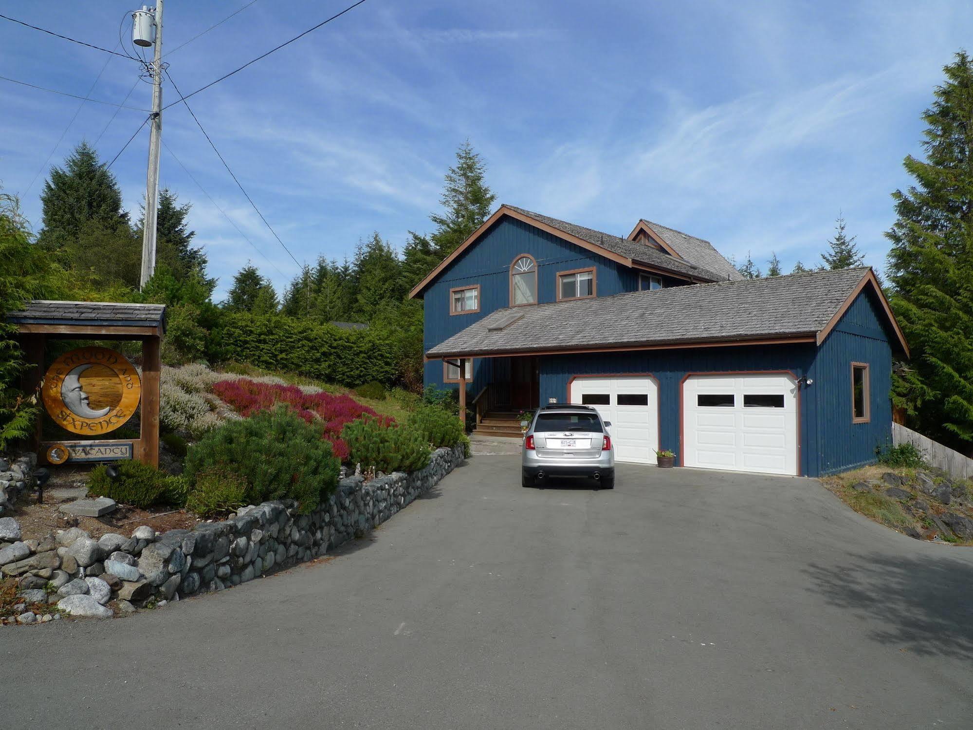 Moon And Sixpence Bed & Breakfast Ucluelet Exterior photo